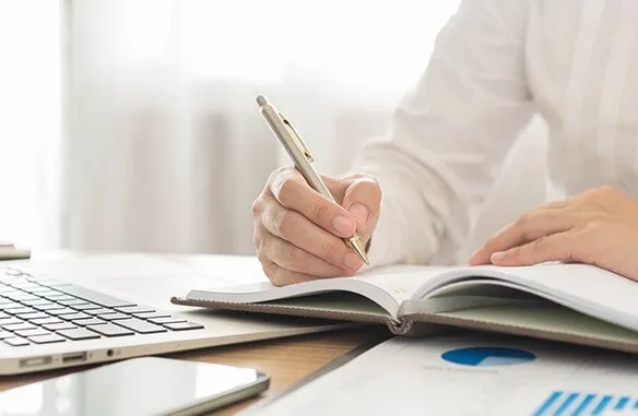 Writing+a+Note-640w